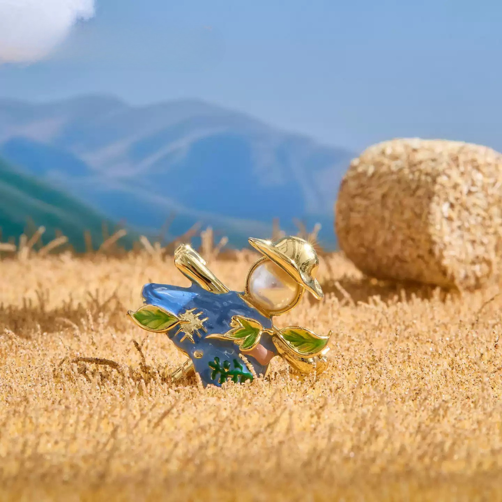 Scarecrow Brooch