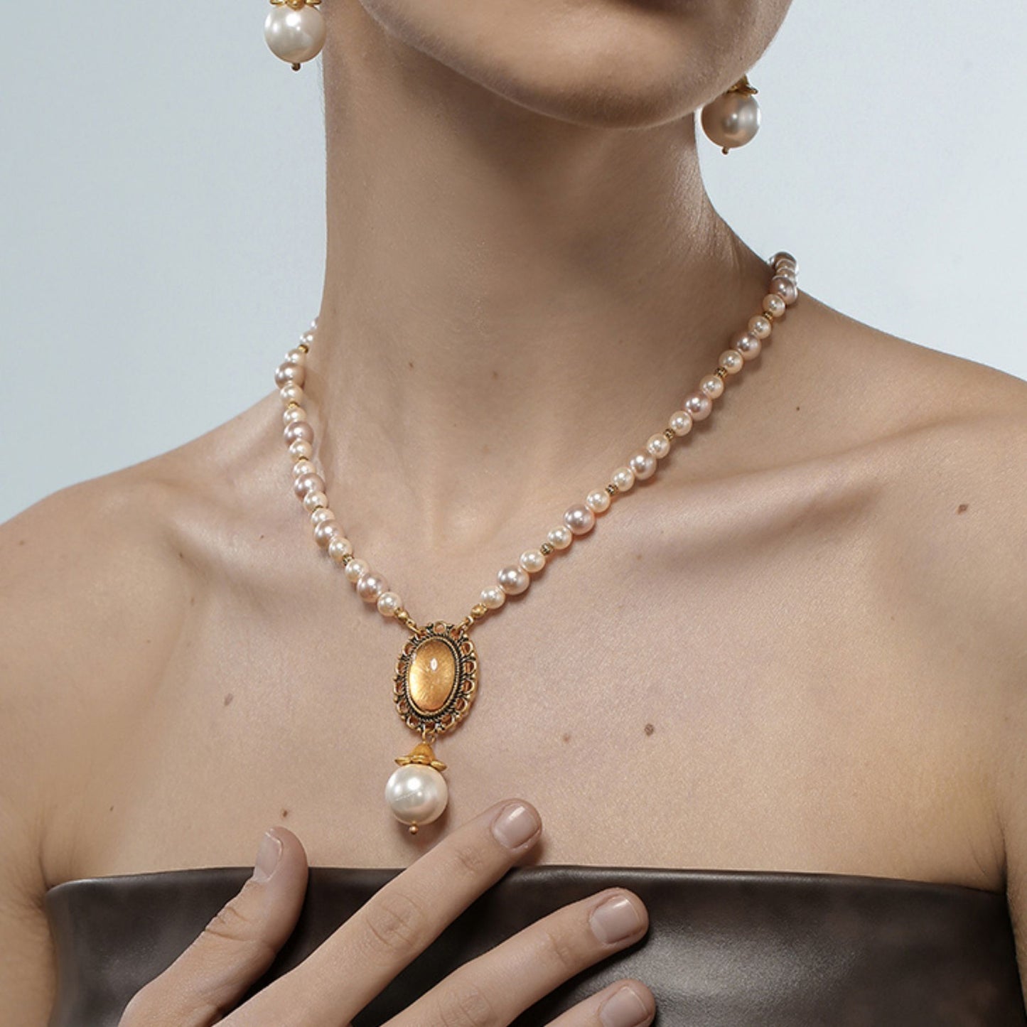 Vintage Lustrous Pearl Necklace