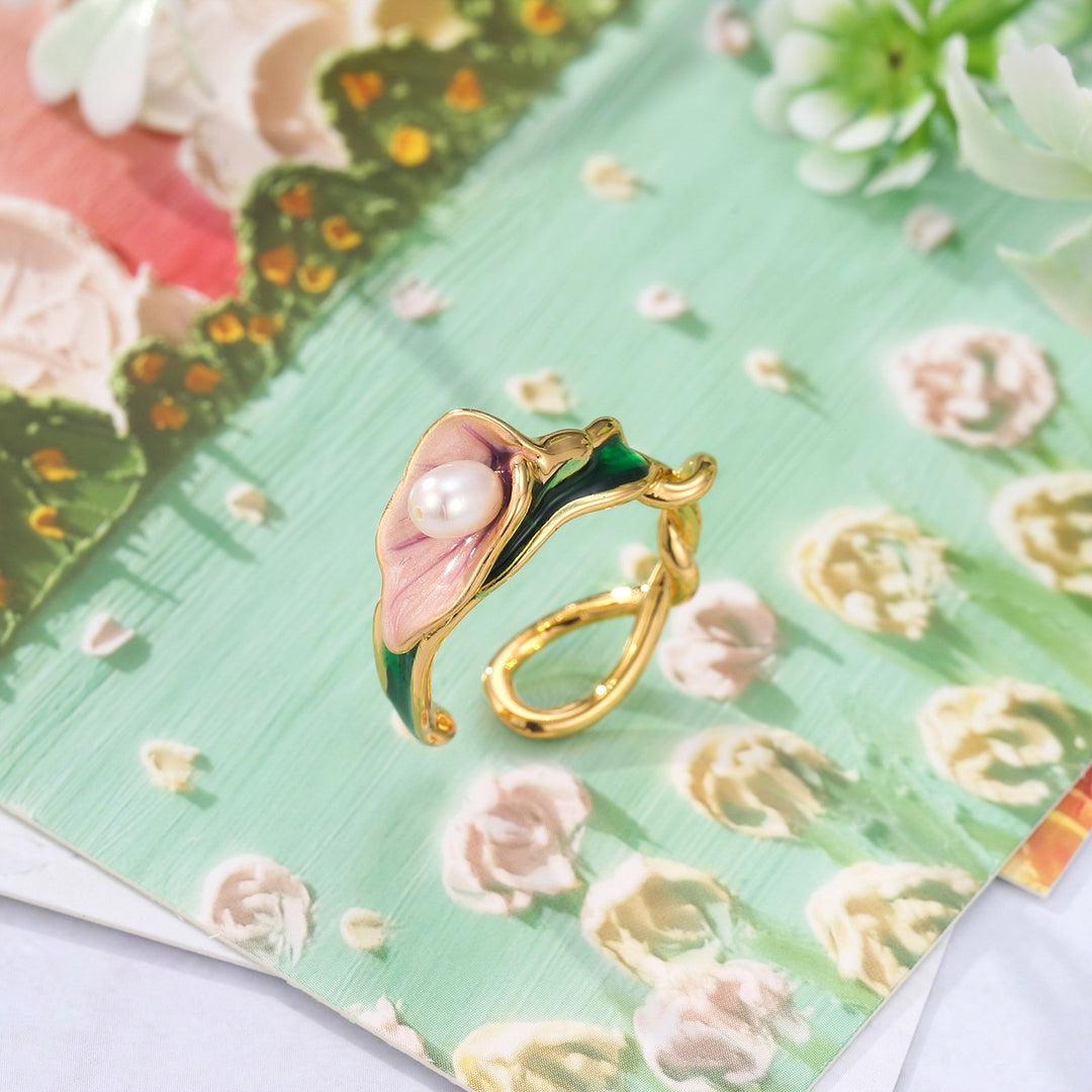 Calla Ring with Pearl