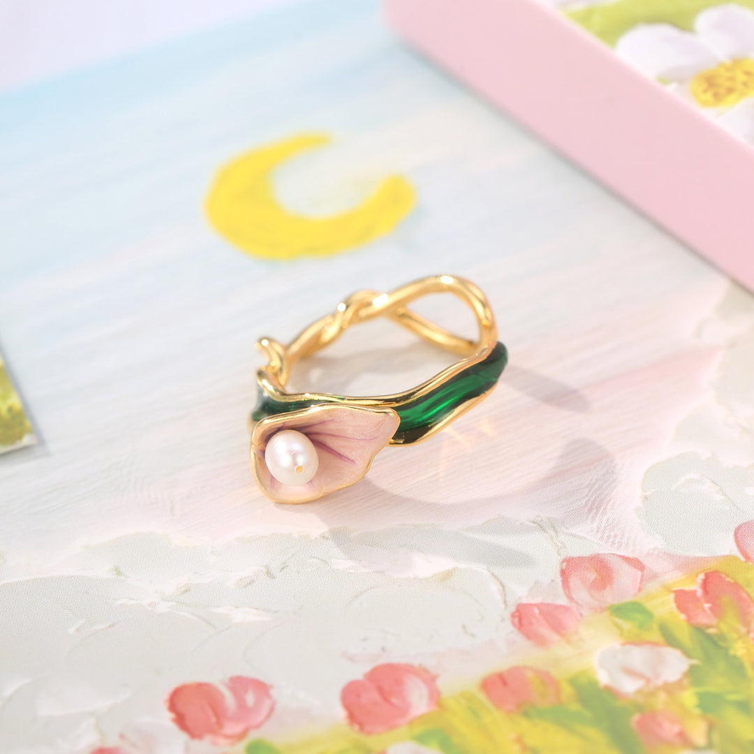 Calla Ring with Pearl