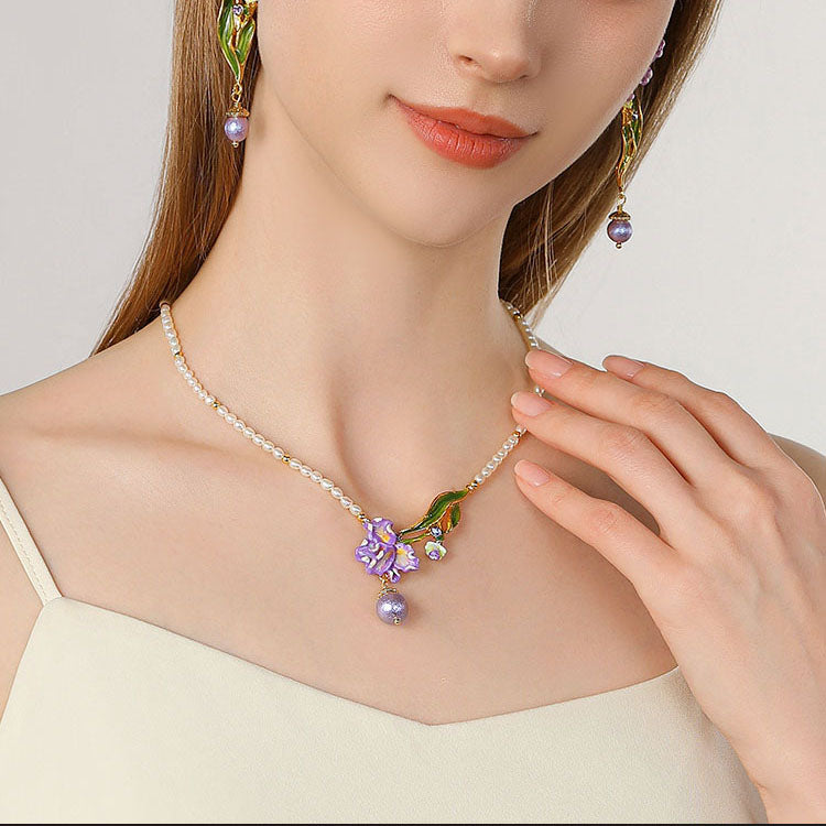 Iris Flower Pearl Necklace