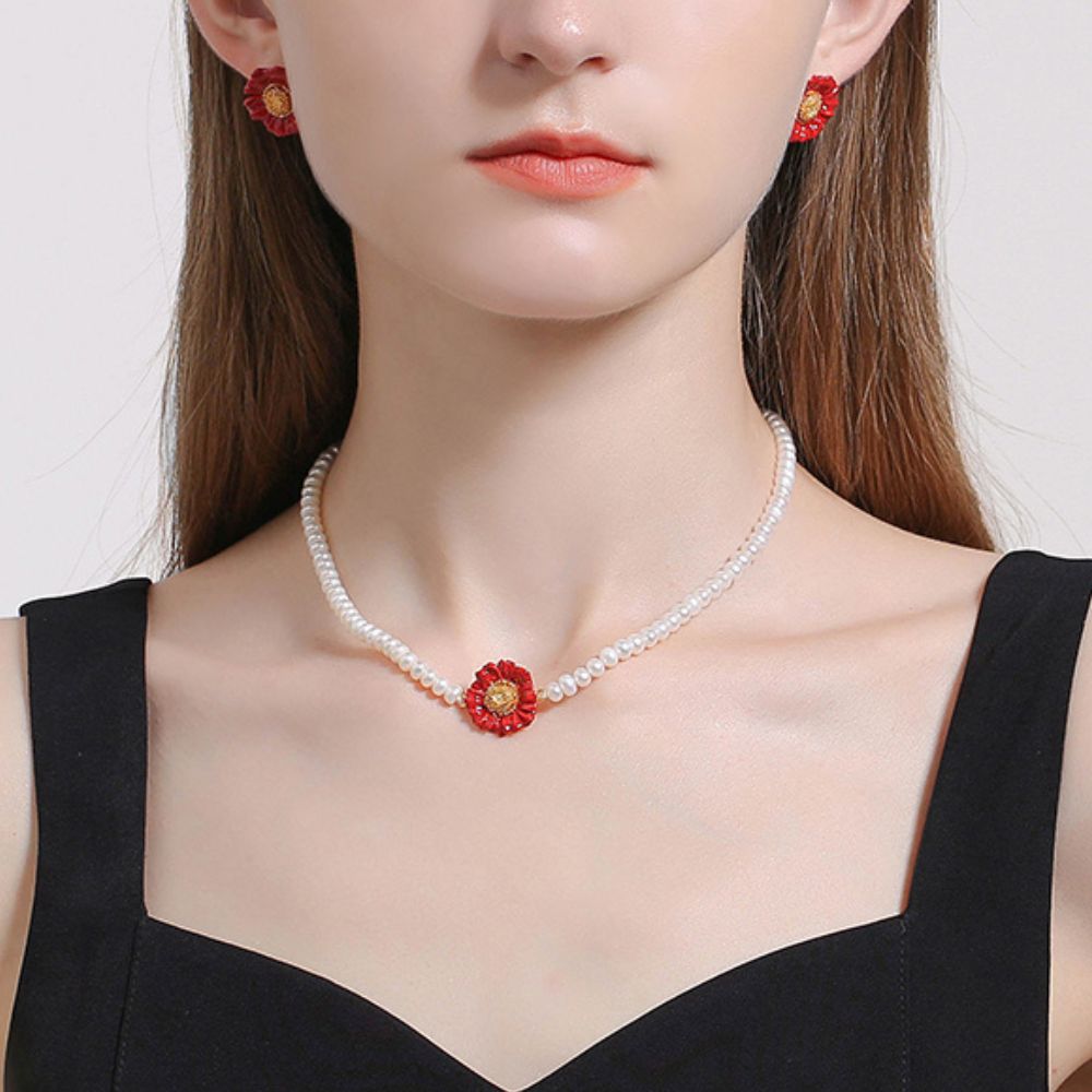 Red Daisy Pearl Necklace