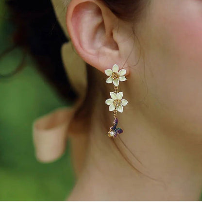 Daffodils Dangle Earrings With Butterfly