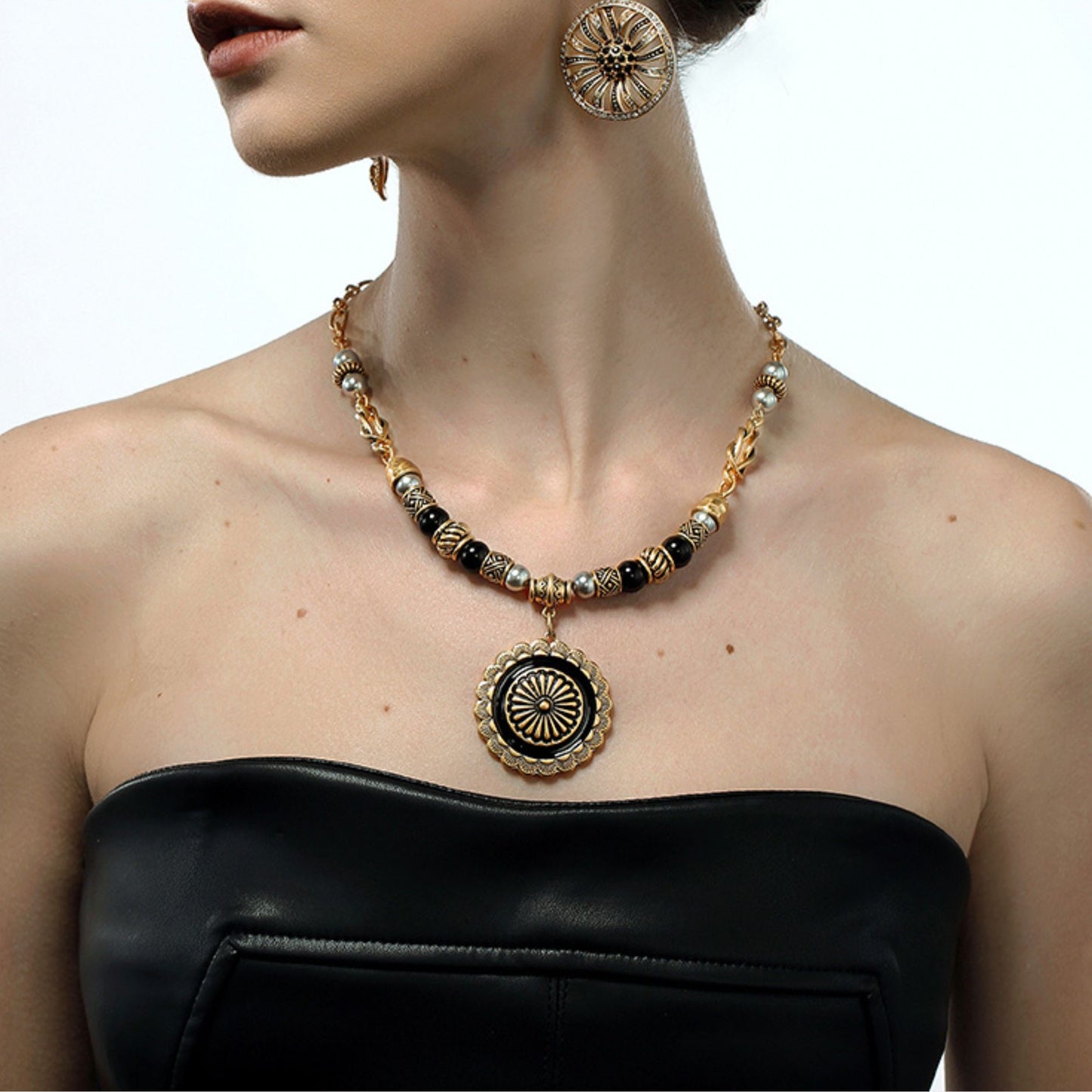 Vintage Sunflower Radiance Necklace