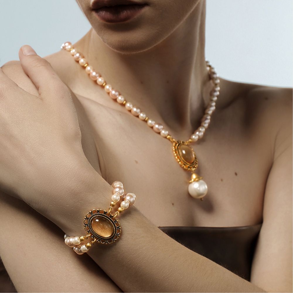 Vintage Lustrous Pearl Bracelet