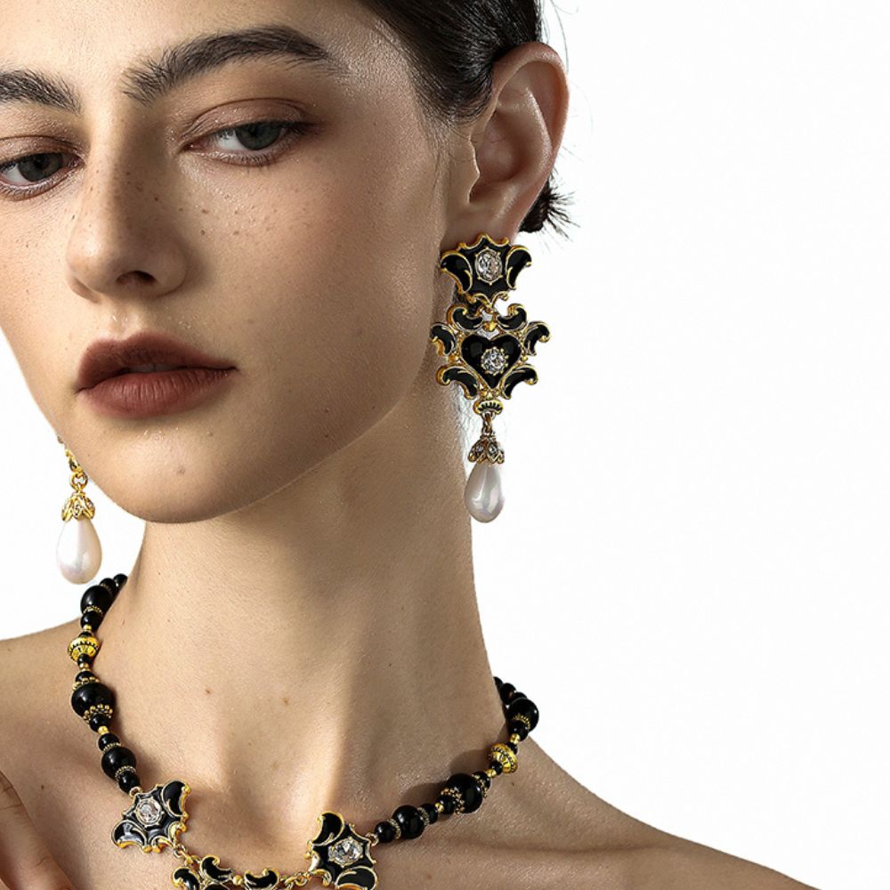 Vintage Noir Drop Earrings