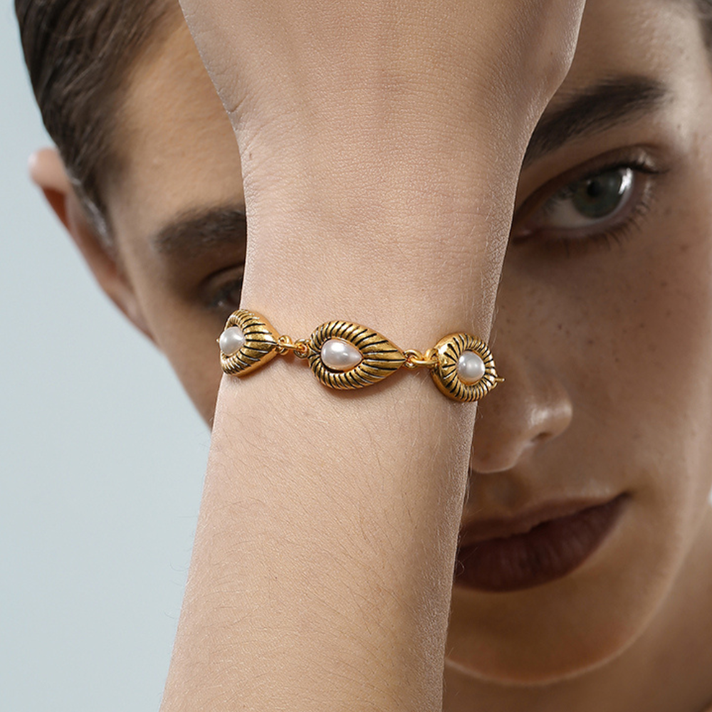 Vintage Gilded Oval Link Bracelet