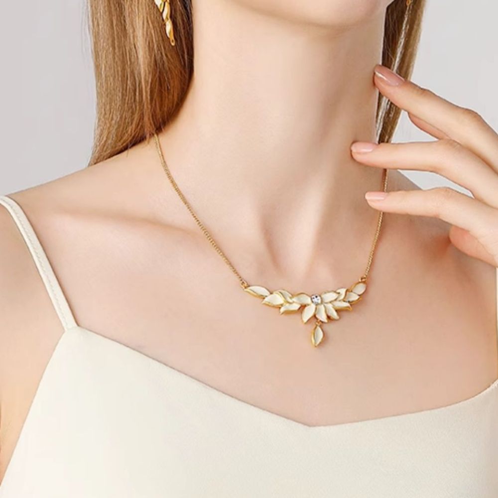 Golden Leaf Necklace