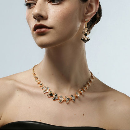 Vintage Petal Pearl Necklace