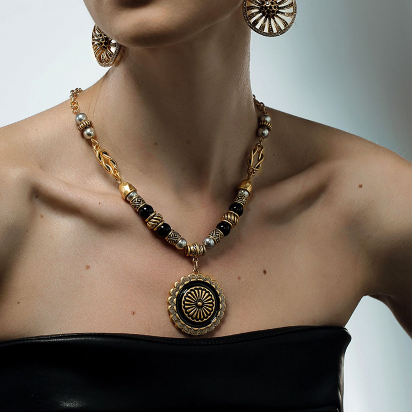 Vintage Sunflower Radiance Necklace