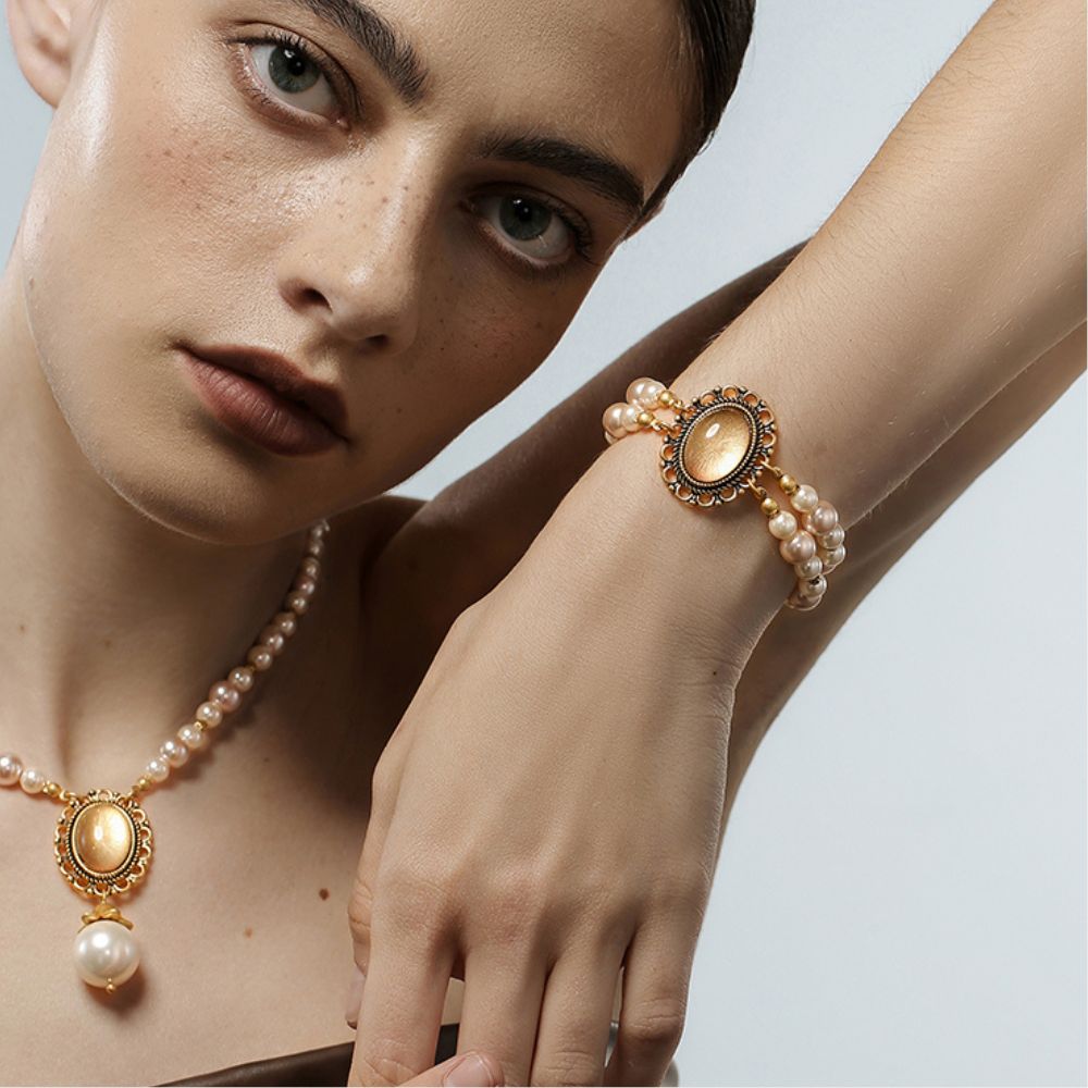 Vintage Lustrous Pearl Bracelet