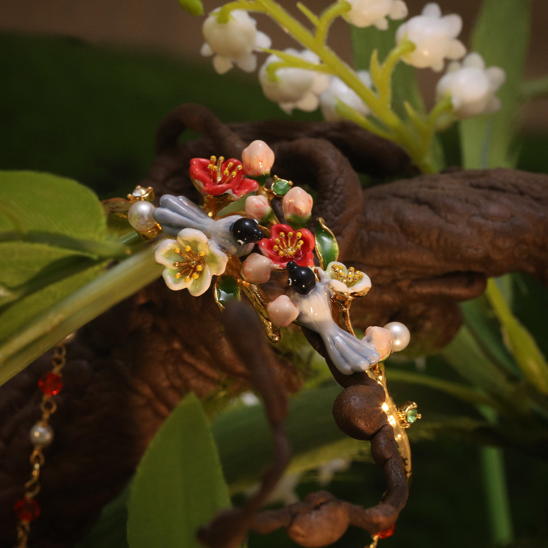 Magpie & Flower Pearl Bracelet