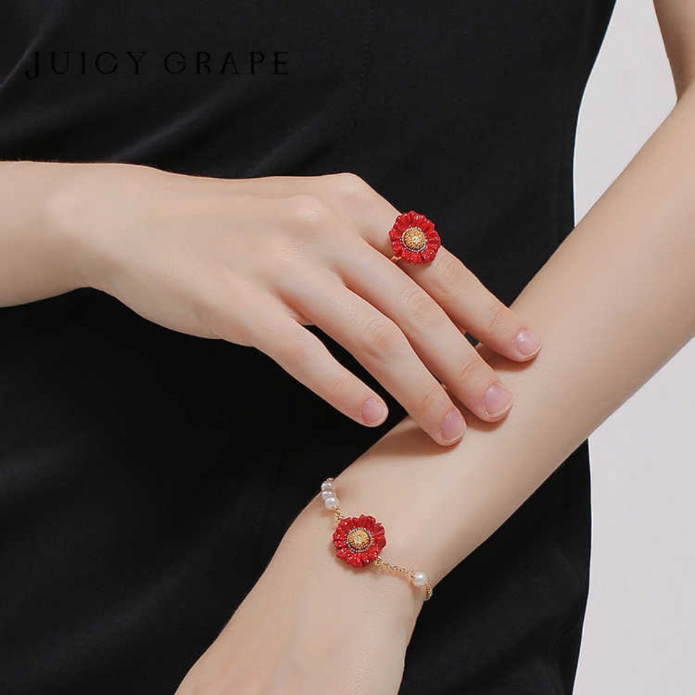 Red Daisy Ring